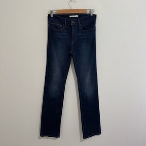 Levi's Slimming Straight Jeans